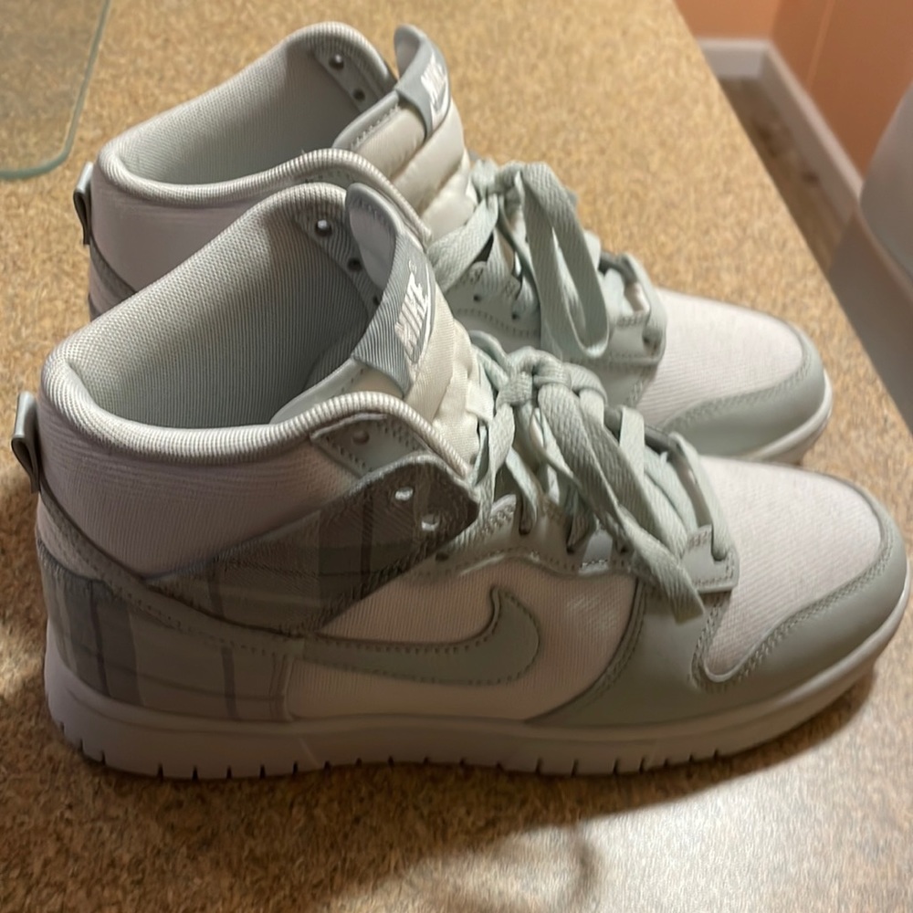 Nike hi dunks plaid 7.5
